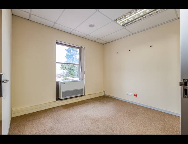 3,513M² OFFICE FOR SALE IN FERNDALE
